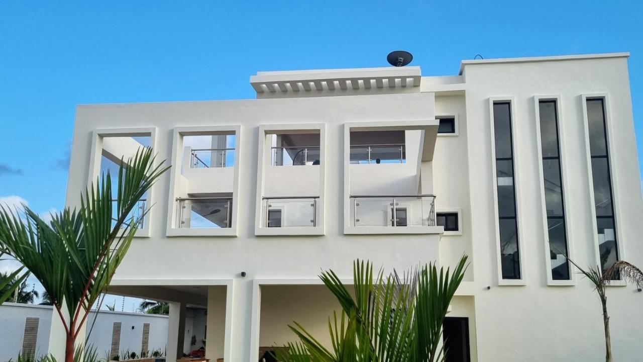 Villa Bolati, Avec Piscine, Jacuzzi, Jardin Et Vue Bonoua Kültér fotó