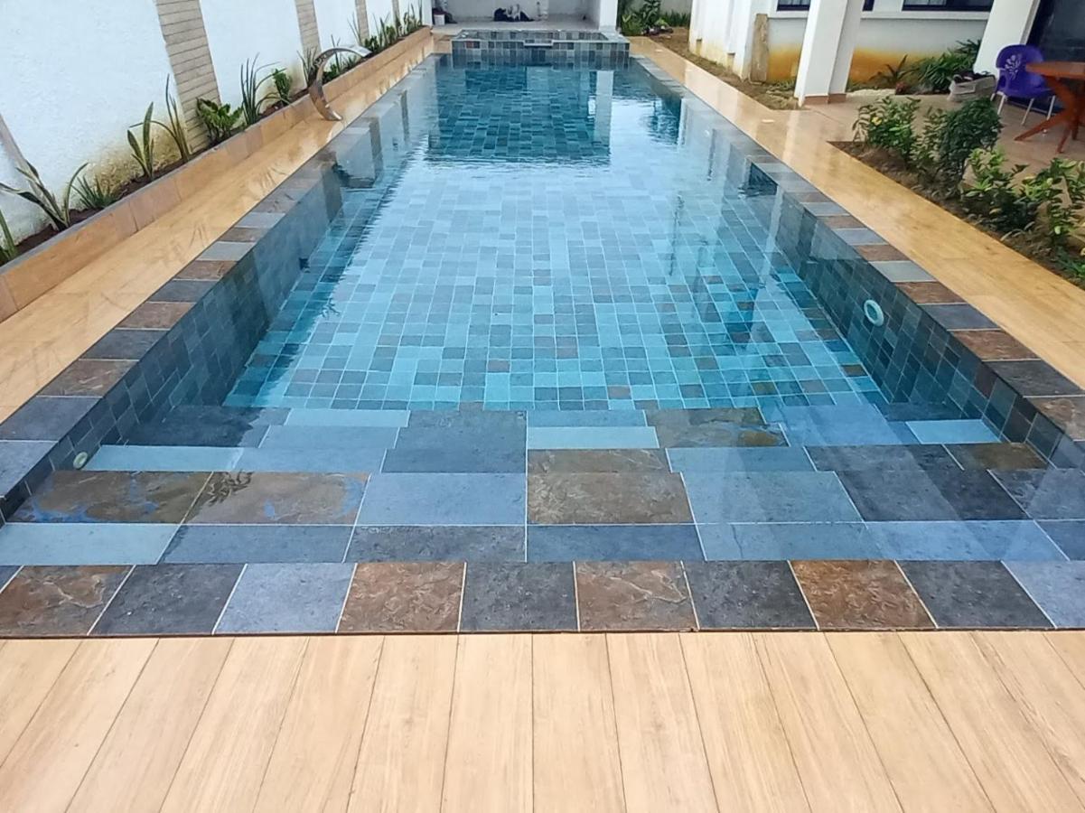 Villa Bolati, Avec Piscine, Jacuzzi, Jardin Et Vue Bonoua Kültér fotó